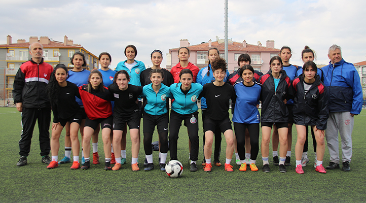 Konya İdmanyurdu Kadın Futbol Takımı, ‘Kız çocukları futbol mu oynarmış?’ algısını yıktı