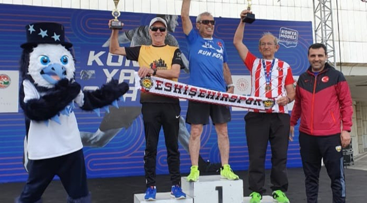 Yarı Maraton’da Konyalı sporcu Yaşar Dadak 1.’lik kürsüsüne çıktı