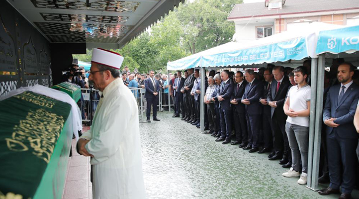 Niğde’deki otobüs kazasında  hayatını üniversiteli Sude Akkuş’a veda