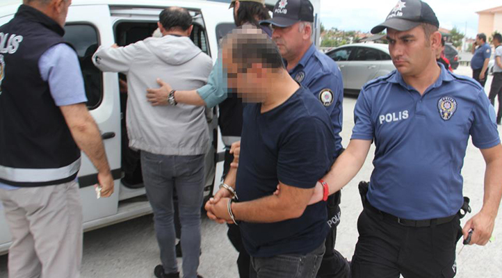 Konya’da kaçak tabanca imalathanesine baskın: 3 gözaltı
