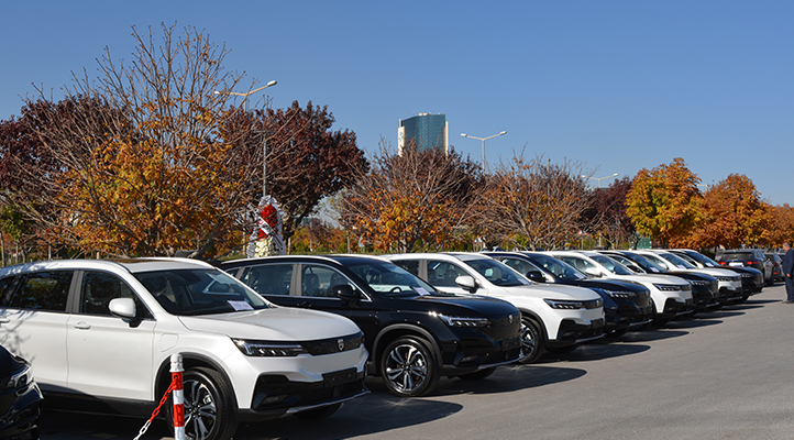 Konya’nın ilk elektrikli araç showroomu açıldı