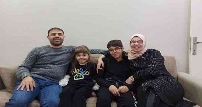 Görme Engelli Çift Hayatlarını Sevgi İle Aydınlatıyor