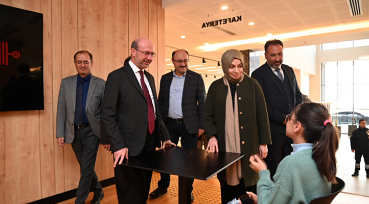 Leyla Şahin Usta’dan Selçuklu’nun Yeni Nesil Şehir Kütüphanesi’ne ziyaret