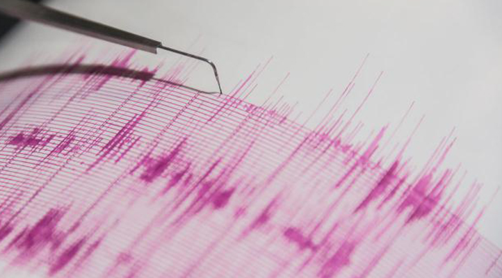 Hatay’da 6.4 şiddetinde deprem oldu! Yıkılmayan binalar yıkıldı