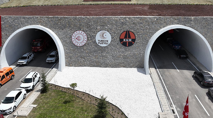 Konya ve Antalya’yı birbirine bağlayacak Demirkapı Tüneli açıldı