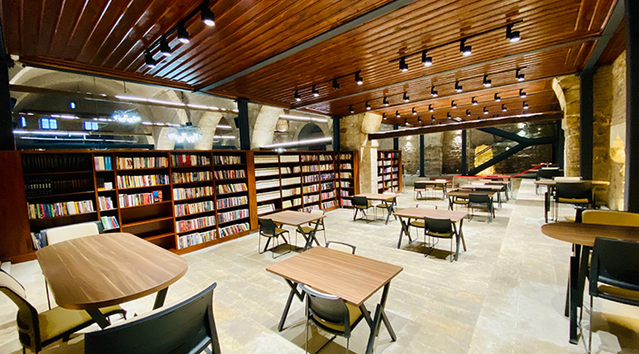 Ilgın’da gençlere özel kitap kafe