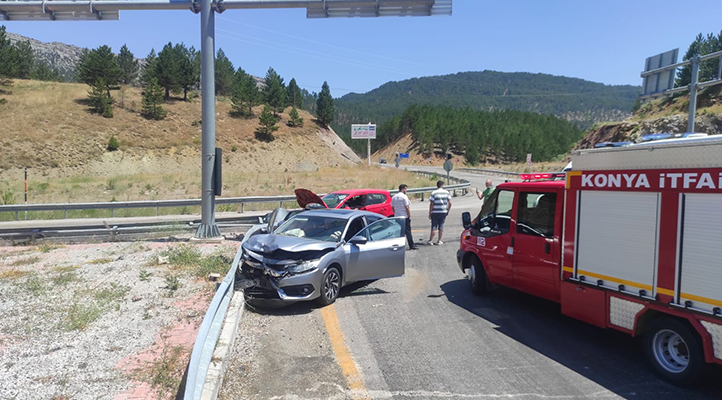 Konya’da iki otomobilin çarpışması sonucu 2’si çocuk 5 kişi yaralandı