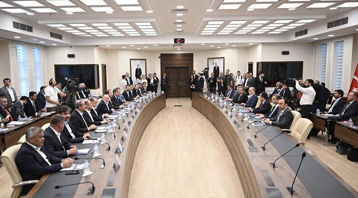 Memurlar ve memur emeklileri için zam teklifi bugün açıklanacak! Devlet ne veriyor, sendika ne istiyor?