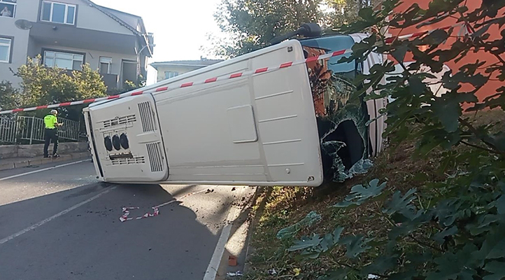 Kocaeli’de işçi servisinin çarptığı anne ve kızı öldü, 6 kişi yaralandı