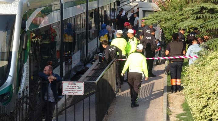 Konya’da tramvay kadına çarptı! Tramvay seferleri durdu…