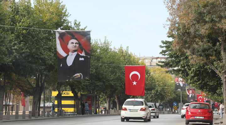 Konya’da Cumhuriyet coşkusu! Kentin dört bir yanı Türk bayrakları ile donatıldı