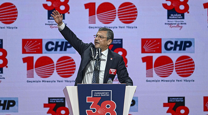 Özgür Özel, CHP’nin 8. Genel Başkanı oldu! Özgür Özel kimdir, nereli ve kaç yaşında?