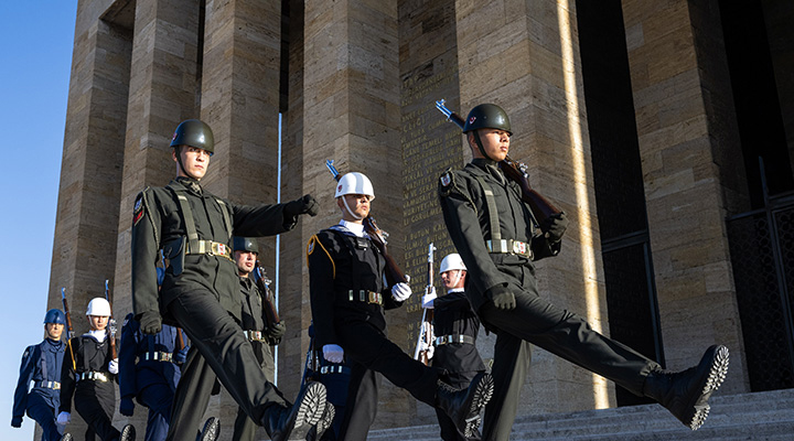 Anıtkabir’in özel askerleri: Saygı nöbetçileri