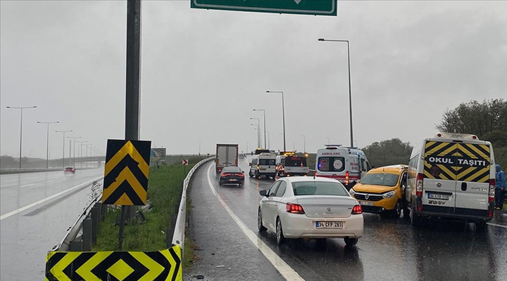 Kocaeli’de trafik kazasında 13 kişi yaralandı
