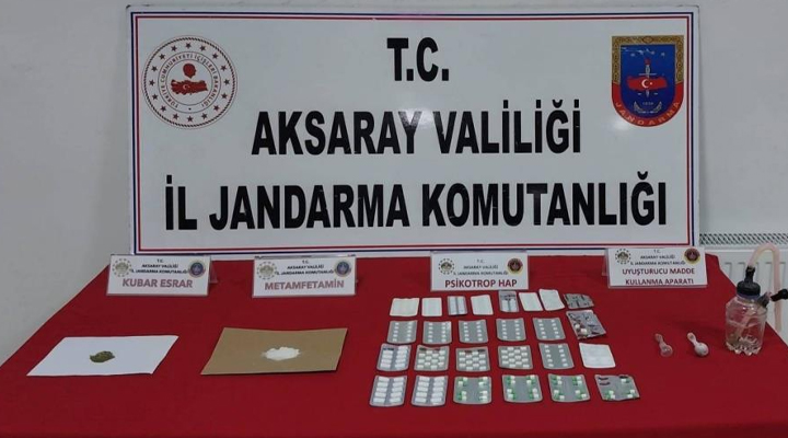 Aksaray’da şüpheli araçtan ve sürücüden uyuşturucu çıktı
