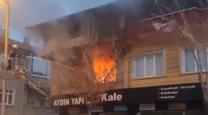 Konya’da yanan evde dumandan etkilenen 3 kişiyi itfaiye kurtardı