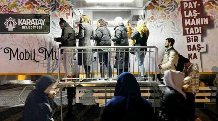 Konya’da Vuslat’ın 750. yıl dönümünde Mevlana dostlarına sahlep ikramı