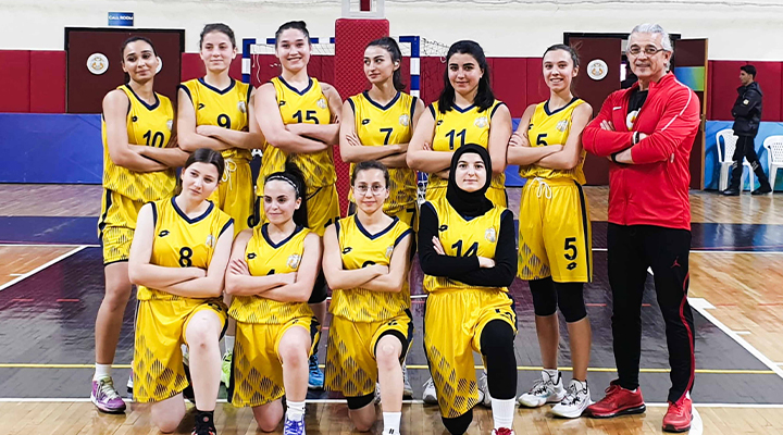 Selçuk Üniversitesi basketbol takımları birinci oldu