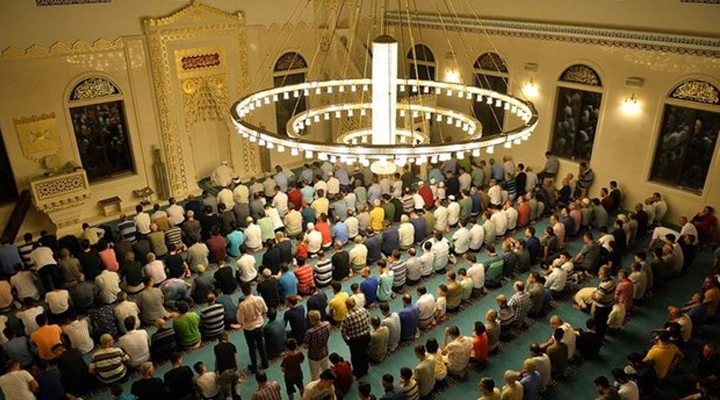 Diyanet’ten Cuma Hutbesinde yılbaşı ve piyango mesajı