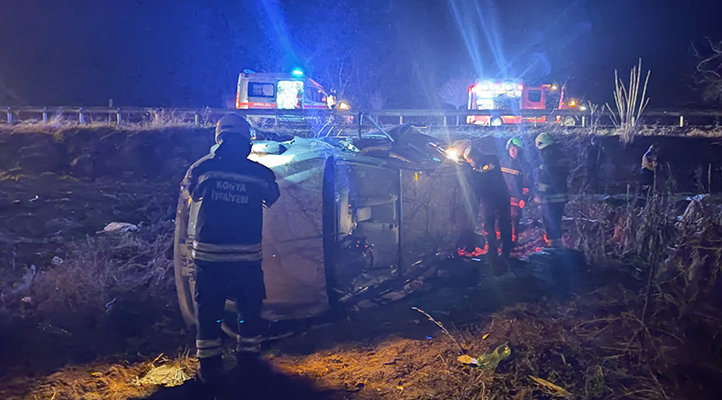 Konya’da devrilen otomobilde biri bebek 3 kişi öldü, 3 kişi yaralandı