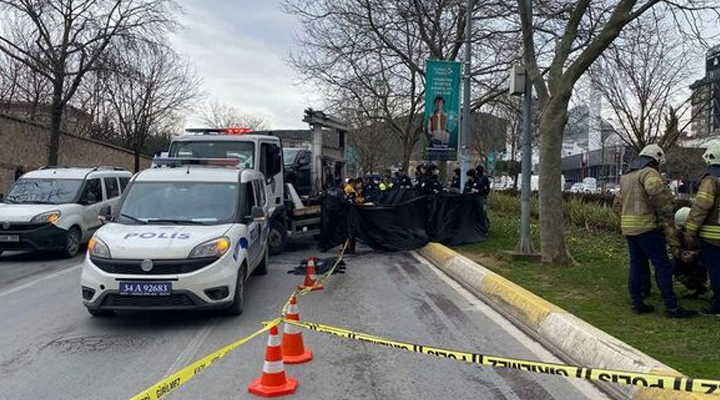 Feci kaza! İstanbul Ataşehir’de beton mikseri mendil satan kadını kezdi