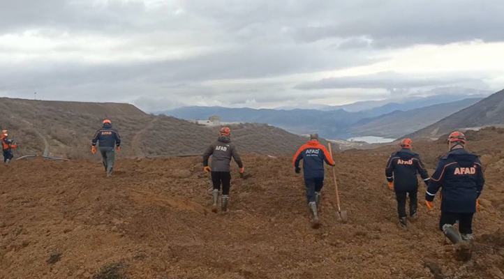 Erzincan’daki maden faciasında işçiler sondalama yöntemiyle aranıyor