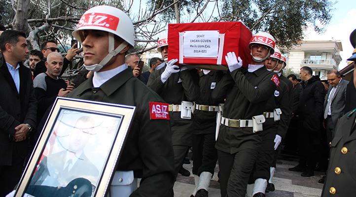 Konya’da uçak kazasında şehit olan asker, Aydın’da son yolculuğuna uğurladı