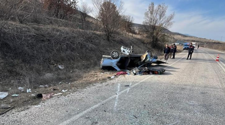 Isparta’da otomobil takla attı: 1 ölü, 2 yaralı