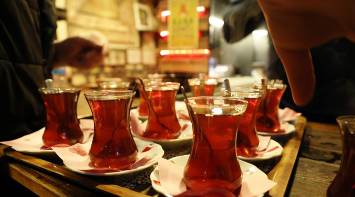 İftar ile sahur arası vazgeçilmez lezzet: ‘közde çay’