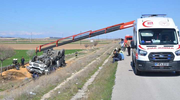 Konya’da tır şarampole devrildi: 1 ölü