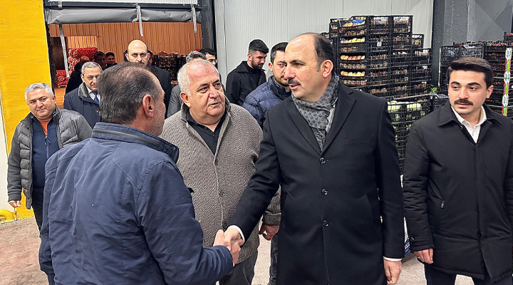 Başkan Altay, Adnan Menderes Sebze ve Meyve Hali esnafıyla bir araya geldi