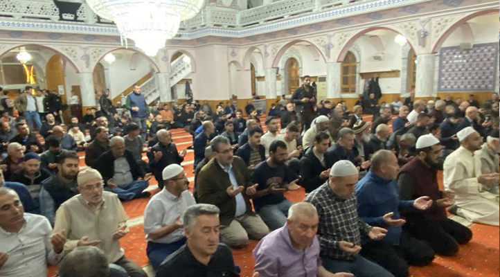 Kulu’da Kadir Gecesinde camiler doldu