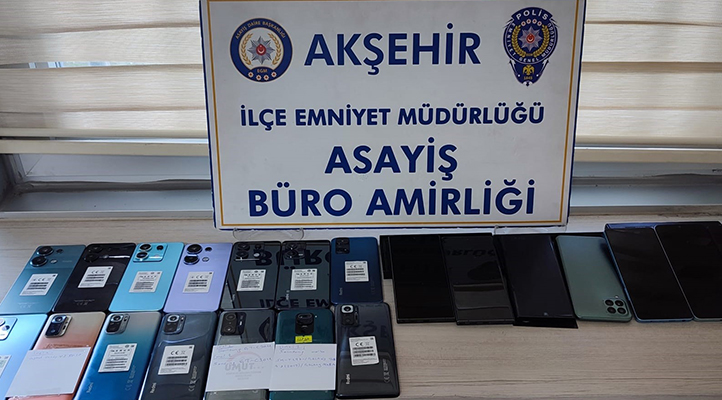 Konya’daki operasyonda  500 bin TL’lik kaçak cep telefonu ele geçirildi