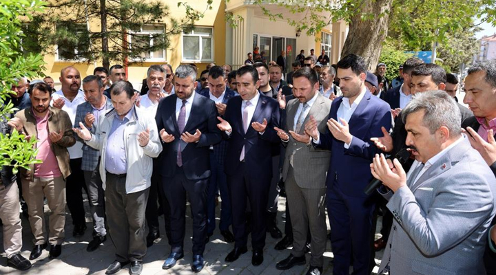 Karaman Belediye Başkanı Savaş Kalaycı, dualarla görevine başladı