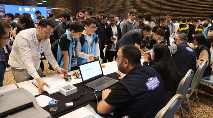 TEKNO-SEL  robot yarışması gençlerin yoğun ilgisi ile başladı