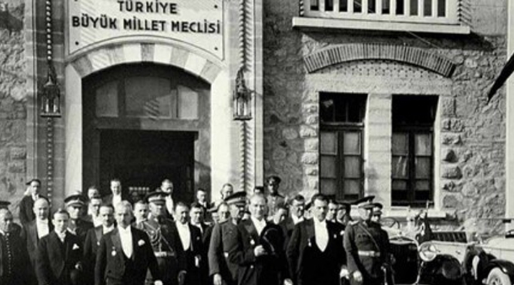 Milli iradenin simgesi TBMM 104 yıl önce açıldı