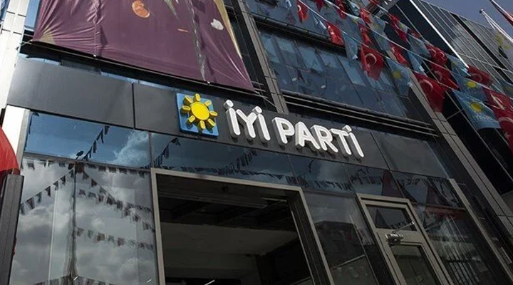 İYİ Parti’de üst düzey istifa!