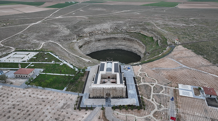 Konya’daki Obruk gölü manzaralı “kervansaray otel” turizme katkı sunacak