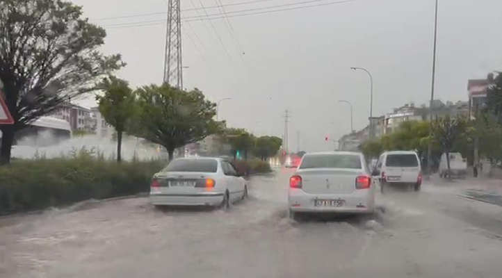 Konya’da sağanak yağmur, su baskınlarına neden oldu