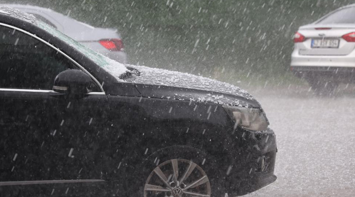 Konya’da aniden bastıran yağmur ve dolu etkili oldu