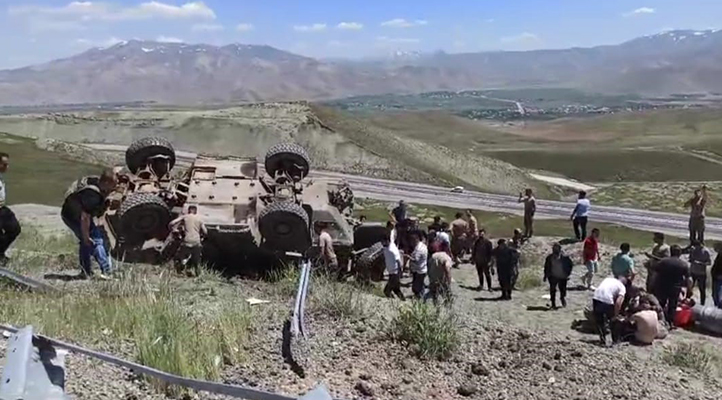 Van’da askeri araç devrildi: 3 asker yaralı