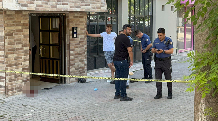 Konya’da eski sevgilisini apartman girişinde tabancayla öldüren kişi, intihar etti