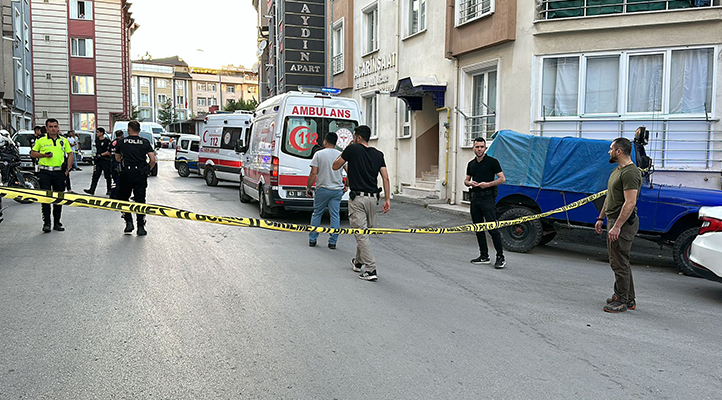 Kütahya’da aile faciası: Annesini öldüren üvey babasını tabancayla öldürdü