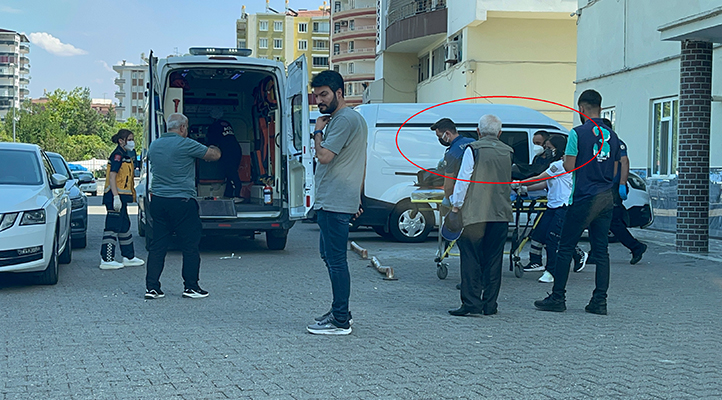 Koku ihbarından ceset çıktı; eve giren sağlık ekibi fenalaştı