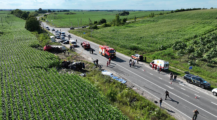 Ukrayna’da kamyon ve minibüs çarpıştı: 14 ölü
