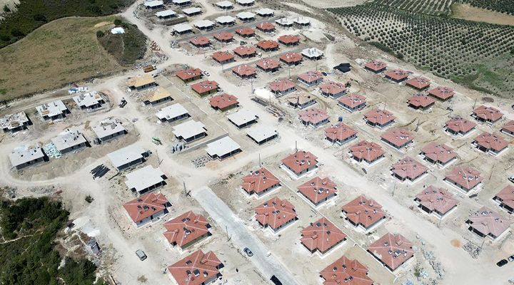 Hatay’da köy tipi afet evleri eylülde teslim edilecek