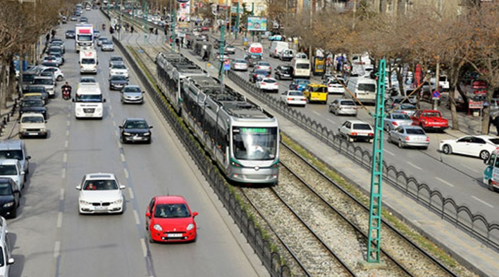 Konya’da trafiğe kayıtlı araç sayısı 890 bin 853‘e ulaştı