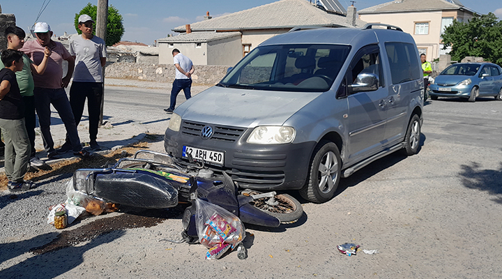 Konya’da hafif ticari araç motosikletle çarpıştı: 2 yaralı