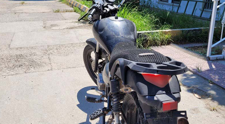 Çalıntı motosiklet, 8 yıl sonra bulunarak sahibine teslim edildi