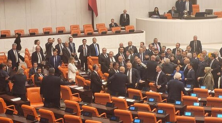 TBMM Genel Kurulu’nda arbede yaşandı